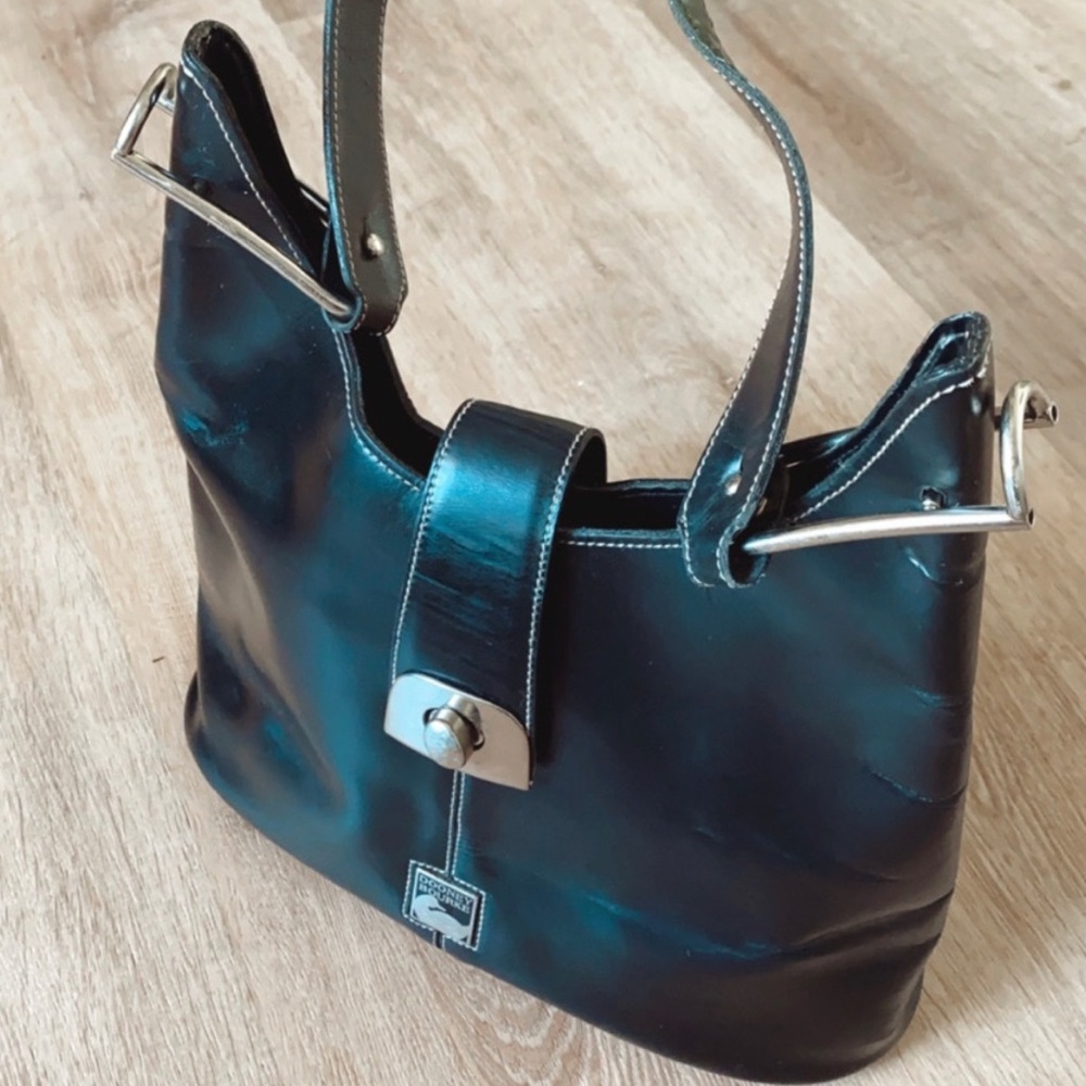 Dooney & Bourke Vintage Black Pocketbook 🧡👜🤎